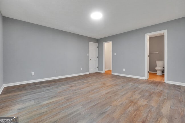 Building Photo - 9202 Fairway Ct
