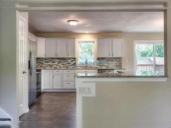 Building Photo - 4 bedrooms, 3 baths gorgeous Parkville home