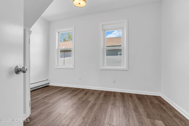 Building Photo - 41 Harding Ave