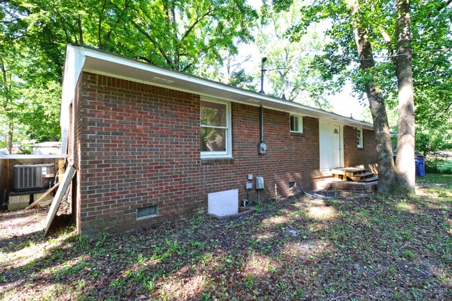 Building Photo - 3151 Truman St