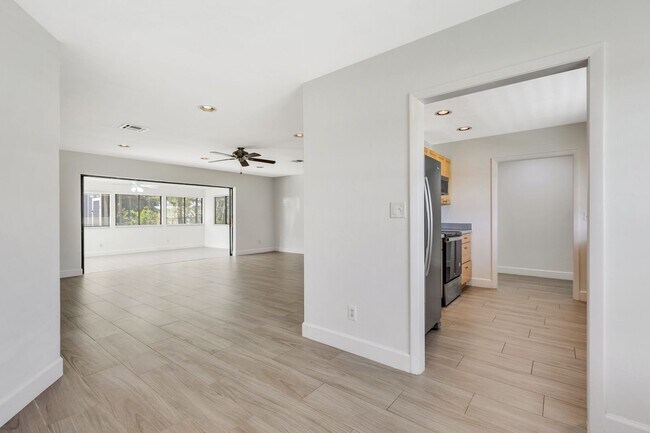 Building Photo - ** WILLOUGHBY ACRES ** POOL HOME - 3 BED / 2 BATH - PETS OK! - NORTH NAPLES - ANNUAL RENTAL