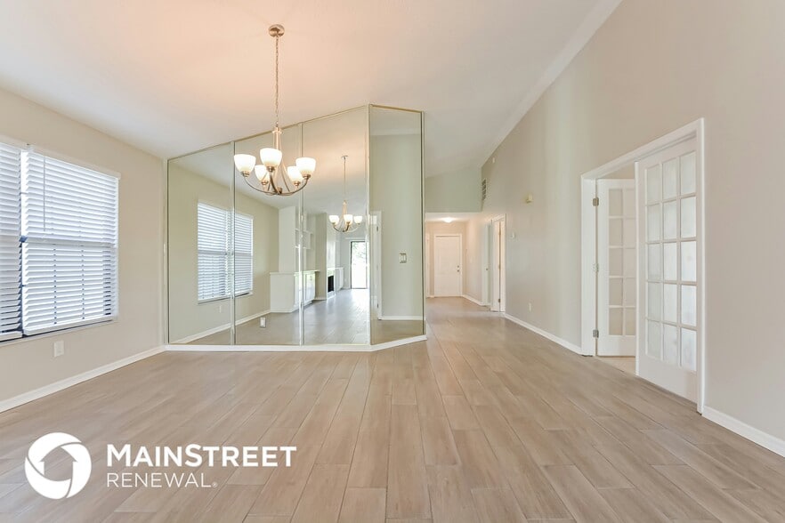 Building Photo - 969 Belleflower Dr