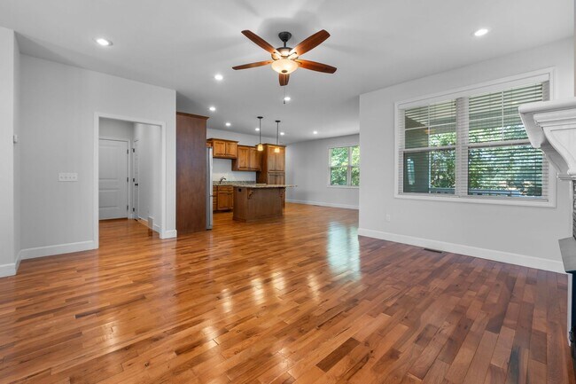 Building Photo - Craftsman Style House In The Walden Park