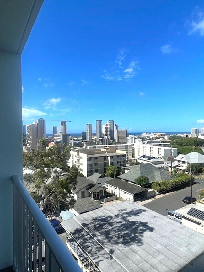 Building Photo - Recently Renovated 1 Bedroom in Honolulu