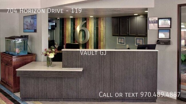 Building Photo - 704 Horizon Dr