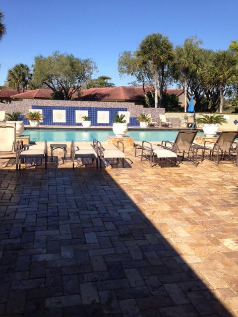 Building Photo - 8425 Casa Del Lago