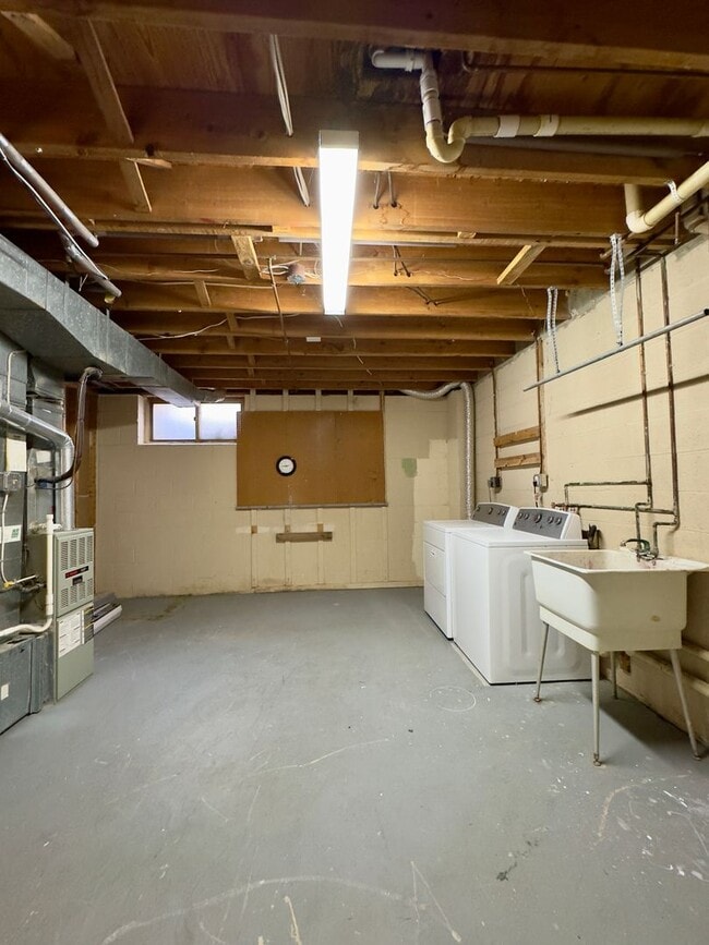 Building Photo - Charming 2 Bedroom/1.5 Bathroom Home in Randallstown, MD!