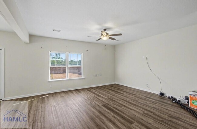 Building Photo - 121 Battalion Ln