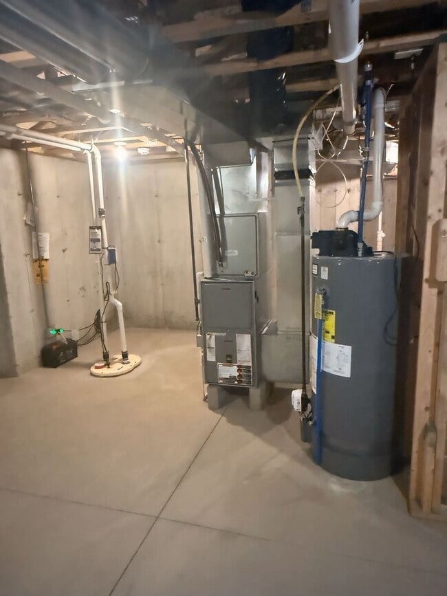 Building Photo - Remodeled 3BR 3BA Duplex in Black Earth –  $2800 month