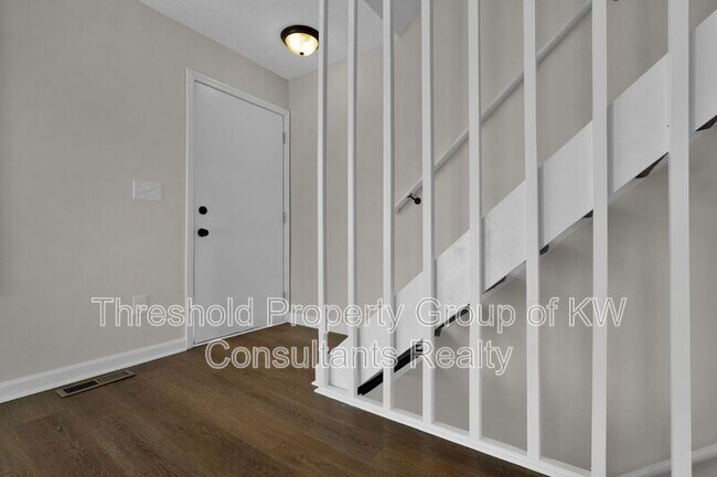 Building Photo - 3672-3678-3678 Arnelle Rd