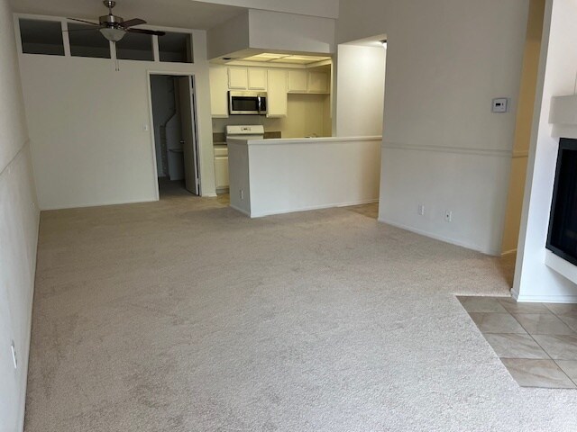 Building Photo - 7211 Cozycroft Ave