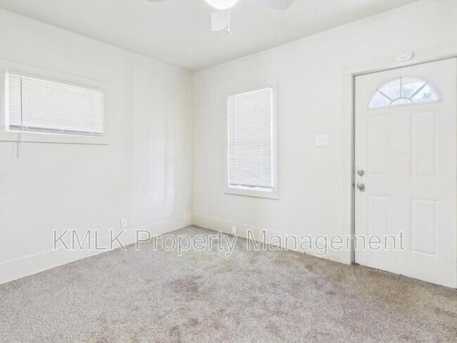 Building Photo - 534 Gage St