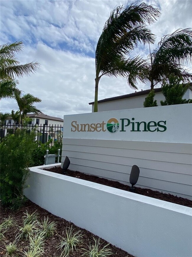 Building Photo - 247 SW 159th Dr