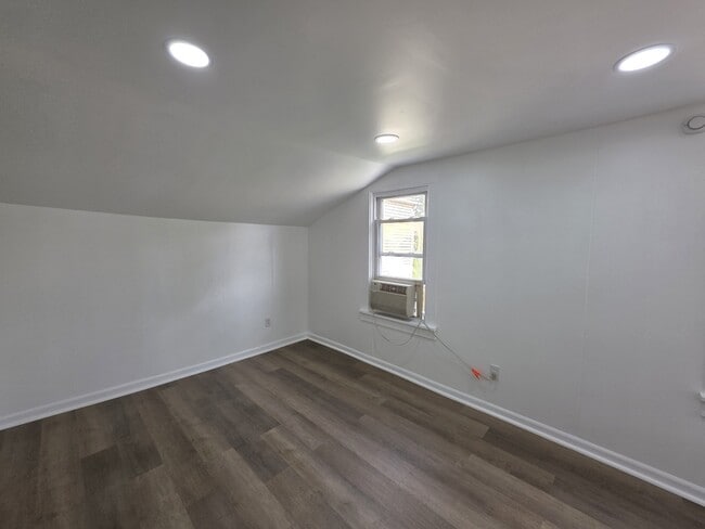 Building Photo - 347 Homecrest Dr
