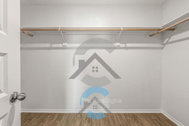 Building Photo - 20 E Sunbelt Ct