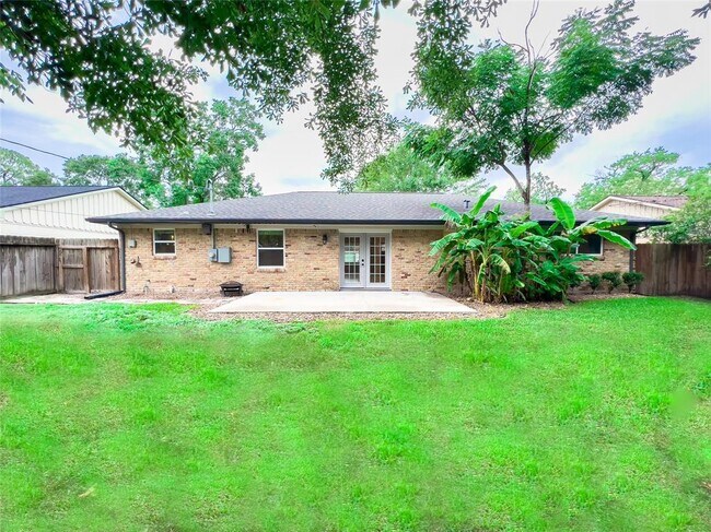 Building Photo - 5923 Dawnridge Dr