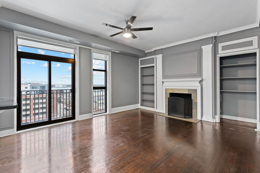 Building Photo - 2900 E Jefferson Ave