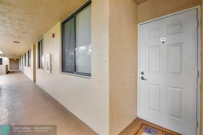 Building Photo - 8592 W Sunrise Blvd