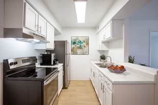 Building Photo - Blue Agave Villas