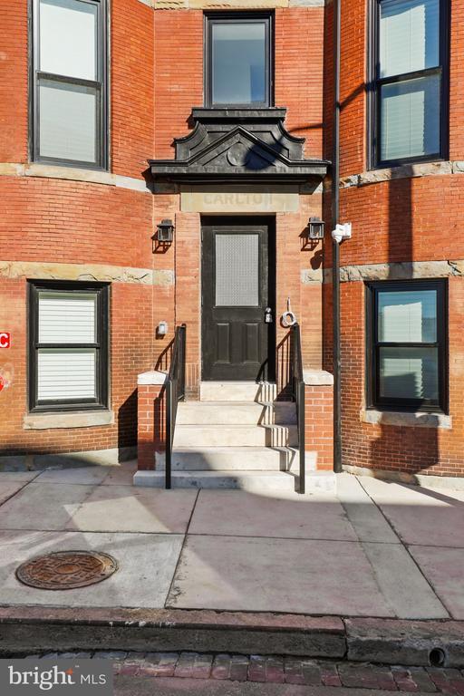 Building Photo - 2201 Brookfield Ave