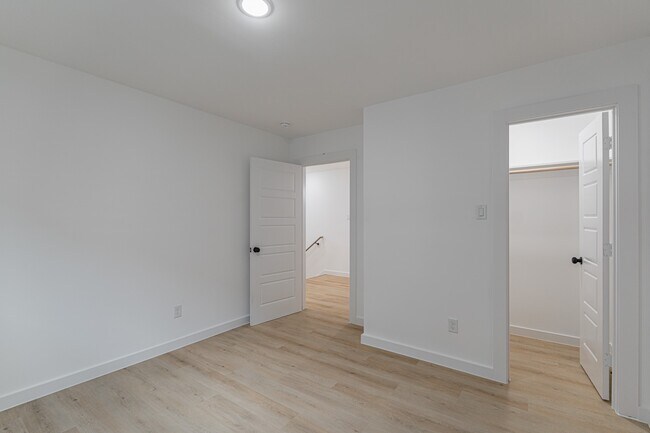 Building Photo - 7126 Bywood St