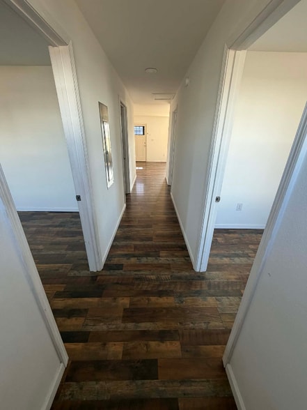 Building Photo - 227 N Frisco St