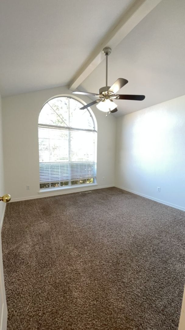 Building Photo - Well-maintained 3-bedroom, 2-bath home in ...