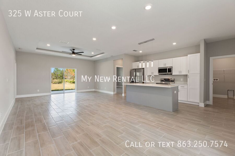 Building Photo - 325 W Aster Ct