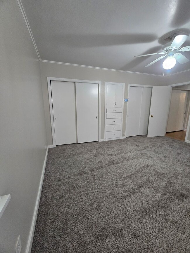 Building Photo - $300 Off 1st Month