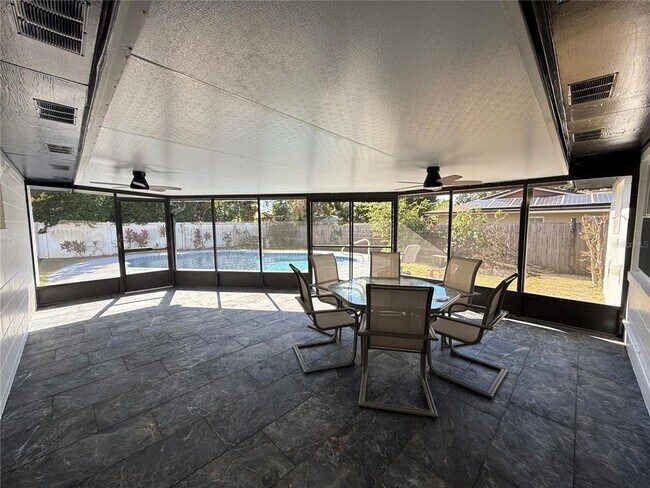 Building Photo - 1041 Manchester Cir