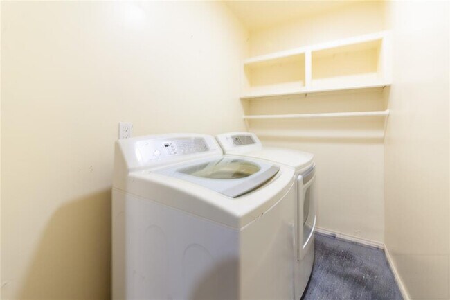 Building Photo - 22538 Market Square Ln