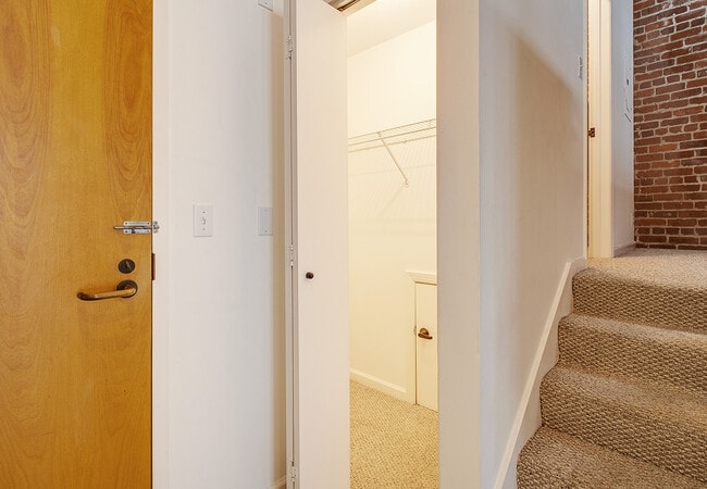 Building Photo - 355 Bryant St