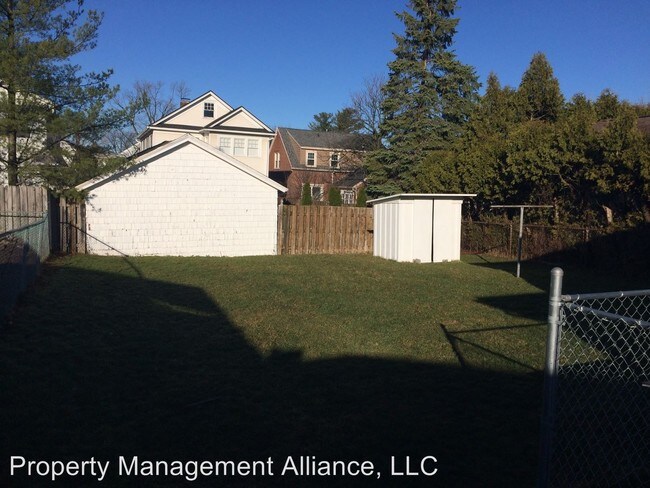 Building Photo - 469 Durston Ave