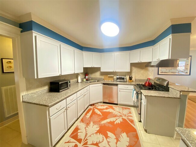 Building Photo - 1311 Milam Dr