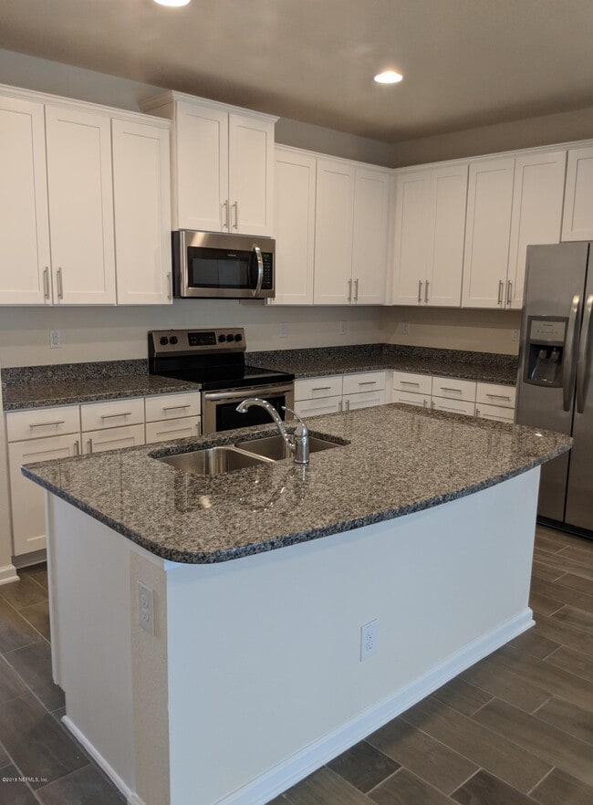 Building Photo - 221 Servia Dr