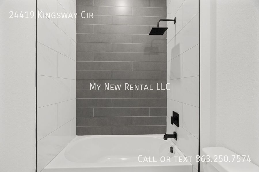 Building Photo - 24419 SW Kingsway Cir