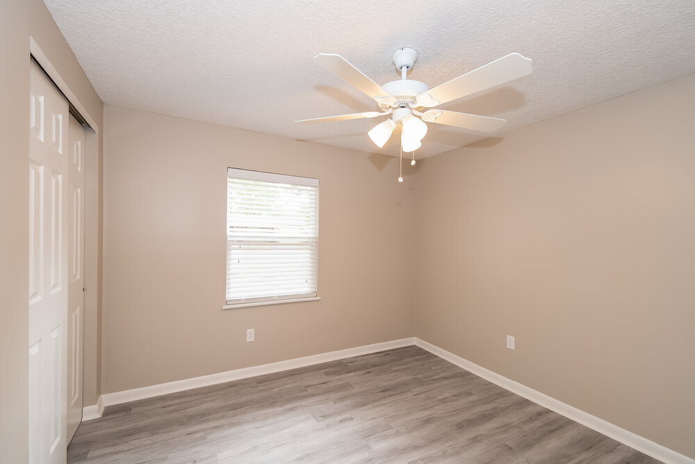 Building Photo - 4219 Pointe Haven Dr S