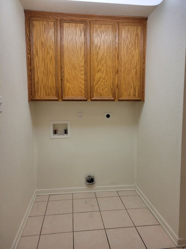 Building Photo - HUGE 2 BEDROOM DUPLEX IN HARKER HEIGHTS!