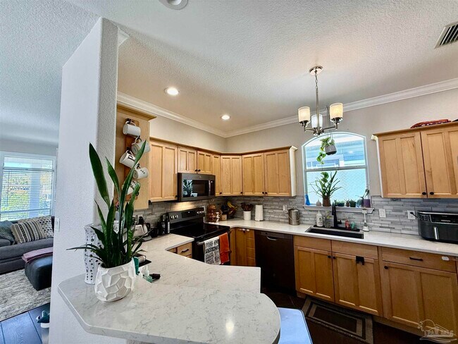 Building Photo - 1313 E Strong St