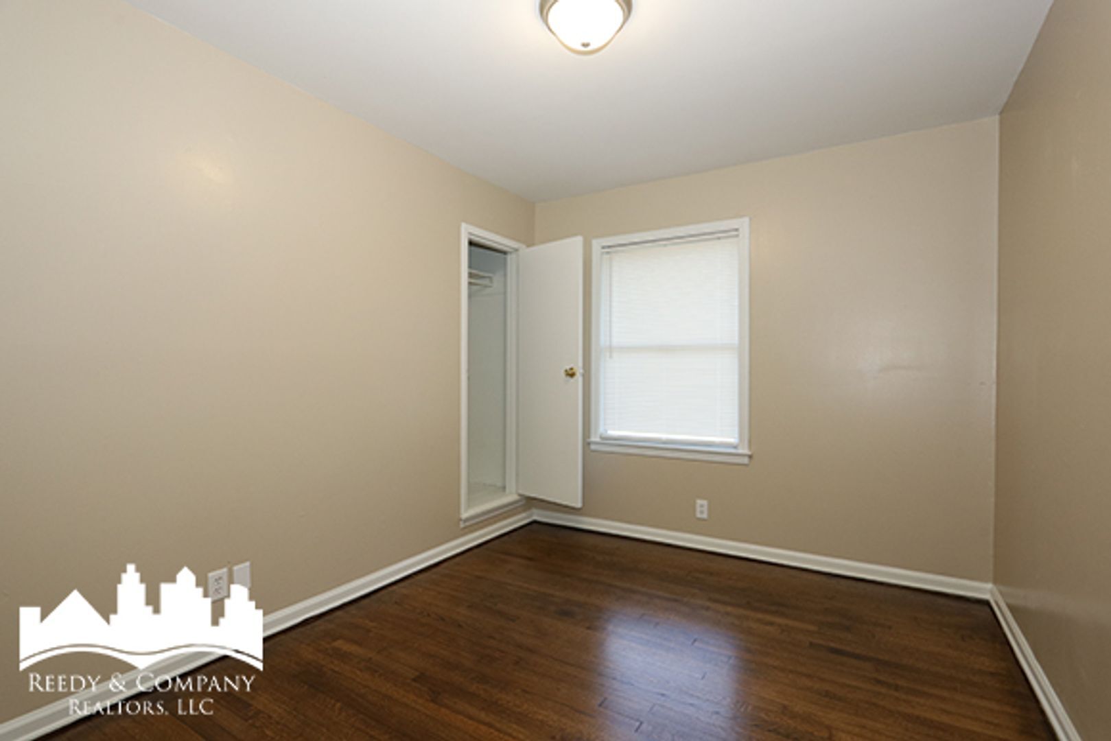 Building Photo - 1380 Rolling Hills Dr