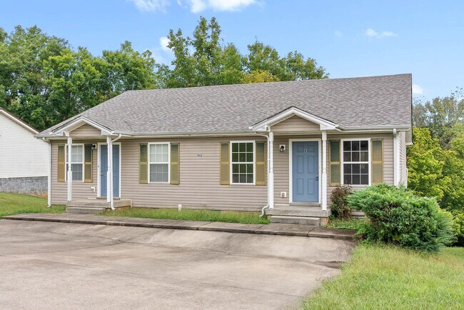 Building Photo - 922 Kingsbury Dr