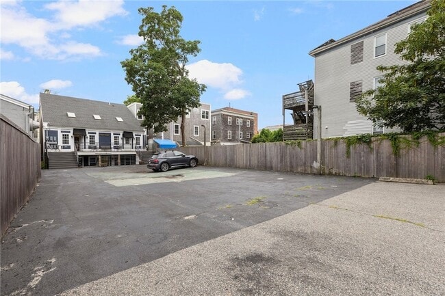 Building Photo - 5 Wheatland Ct