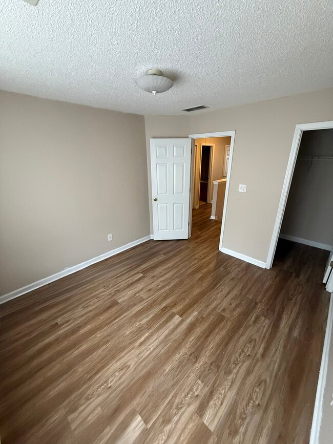 Building Photo - 460 Parkway Rd