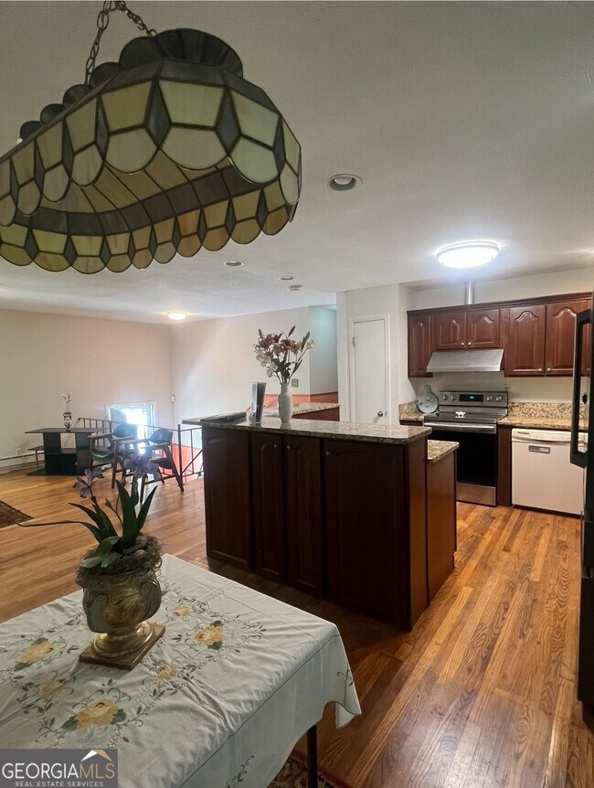 Building Photo - 3990 Admiral Dr