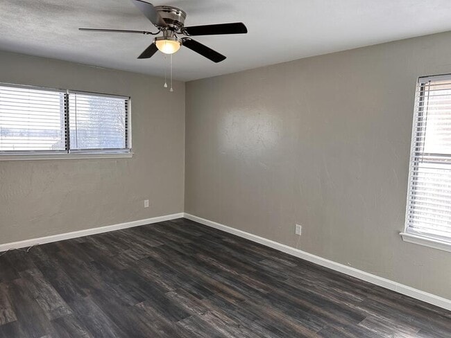 Building Photo - 503 Egret Ln