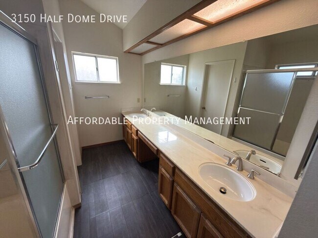 Building Photo - 3150 Half Dome Dr