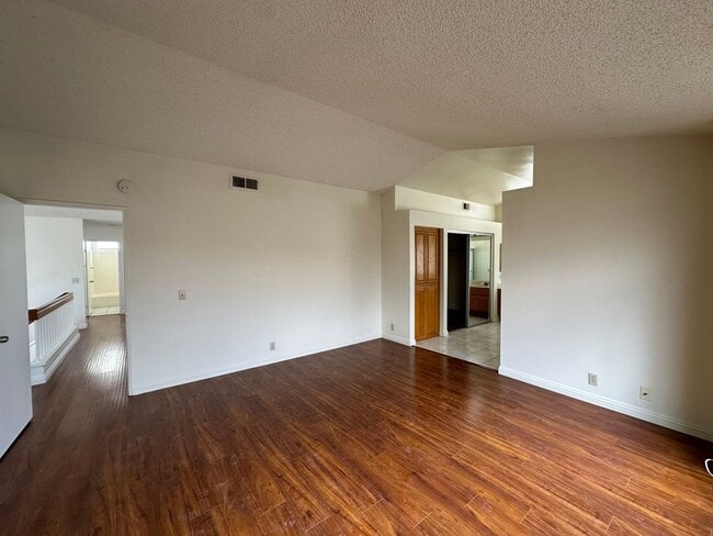 Building Photo - 5BD/ 3BA Home - Riverside, CA (Mission Grove)