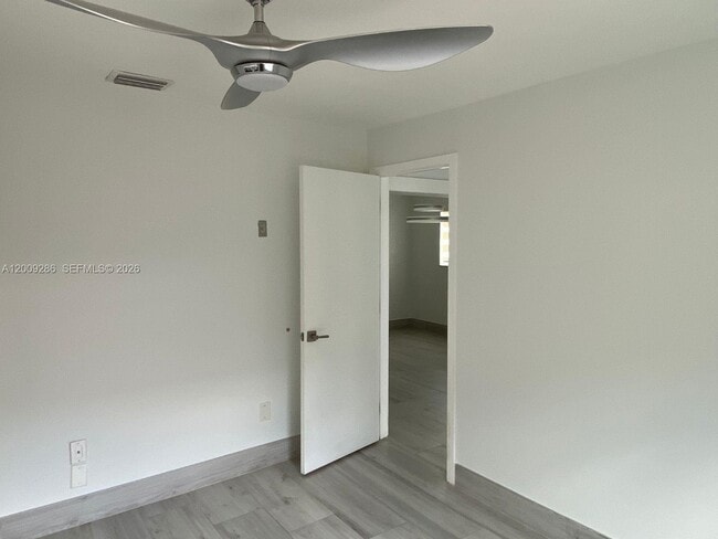 Building Photo - 403 SW 89th Pl