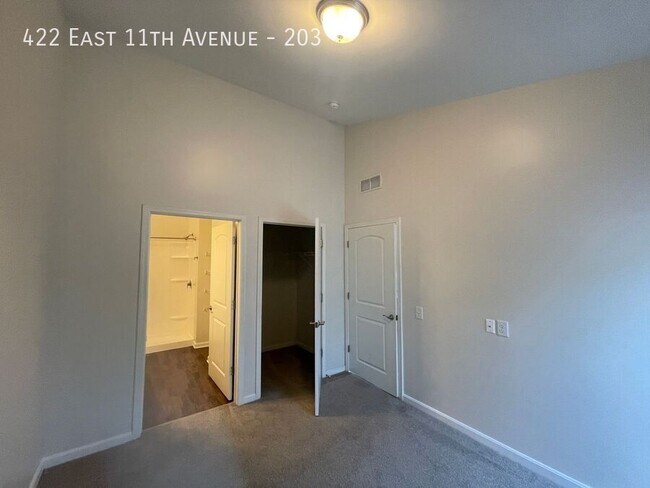 Building Photo - 422 E 11th Ave