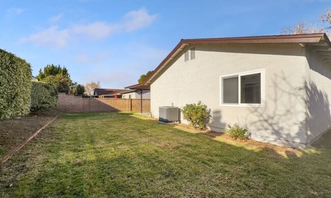 Building Photo - 25443 Vía Labrada